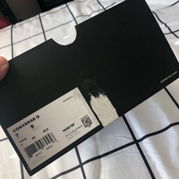 Converse Chuck Taylor’s Burgundy High-Top - Picture 3 of 3